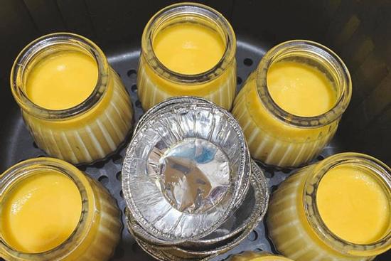 Rộ cách làm flan bằng nồi chiên không dầu: Mềm mịn thơm ngon mà không lo bị rỗ