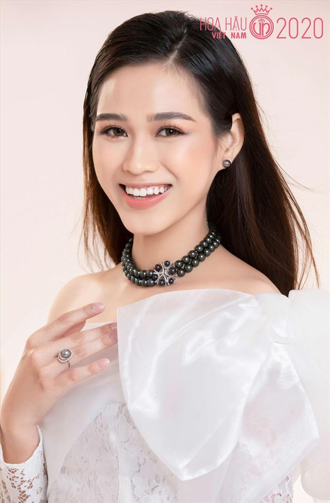 Tân Hoa hậu Đỗ Thị Hà khoe style makeup mới lạ, dân tình lại phản ứng trái chiều kẻ chê người khen-4