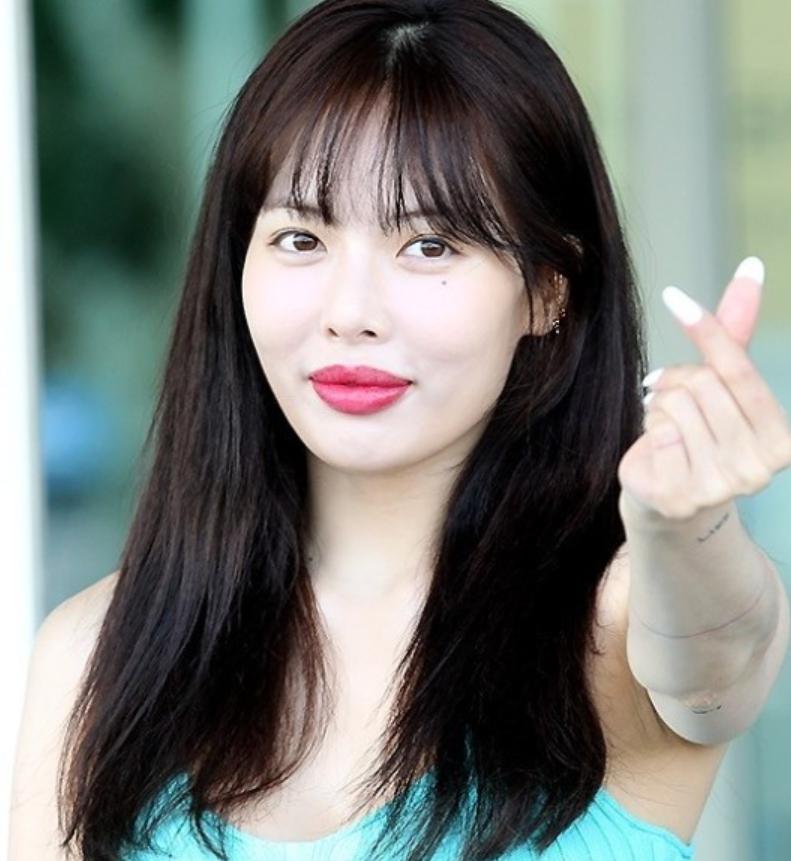 Những lần HyunA xuất hiện trước công chúng với đôi môi dày, gương mặt cứng đờ khiến ai cũng phải ngỡ ngàng.