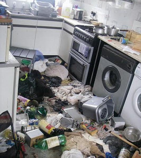 Kinh hoàng nhìn căn bếp thiên hạ đệ nhất ở bẩn với hàng trăm Tiểu Cường đến đại náo-4