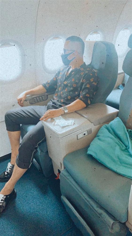 Hí hửng đi du lịch, Vũ Khắc Tiệp bị cà khịa: Cẩn thận lại cách ly-1