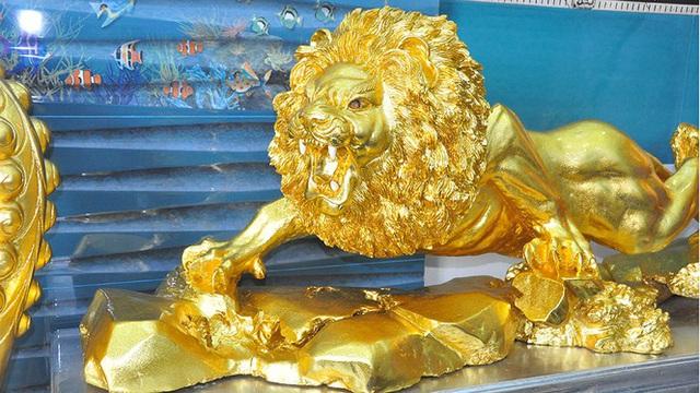 Dân mạng choáng ngợp ngôi nhà dát vàng ở Cần Thơ, riêng nội thất mất 2 năm hoàn thiện-7