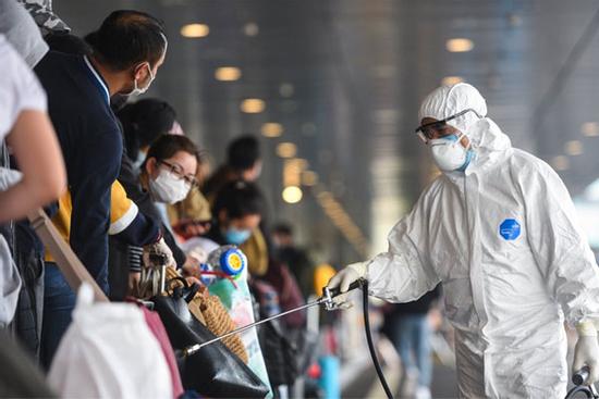 TP.HCM sẽ xử phạt nam tiếp viên mắc Covid-19