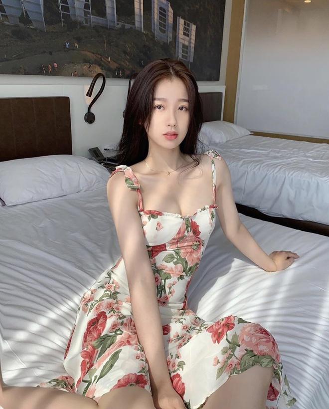 Ngu Thư Hân sống sang chảnh trong khi mẹ vướng nợ xấu-3