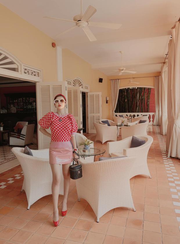 Hậu trường sống ảo hài hước của Minh Nhựa: Vợ đẹp long lanh, chồng sát bên mờ mịt-4