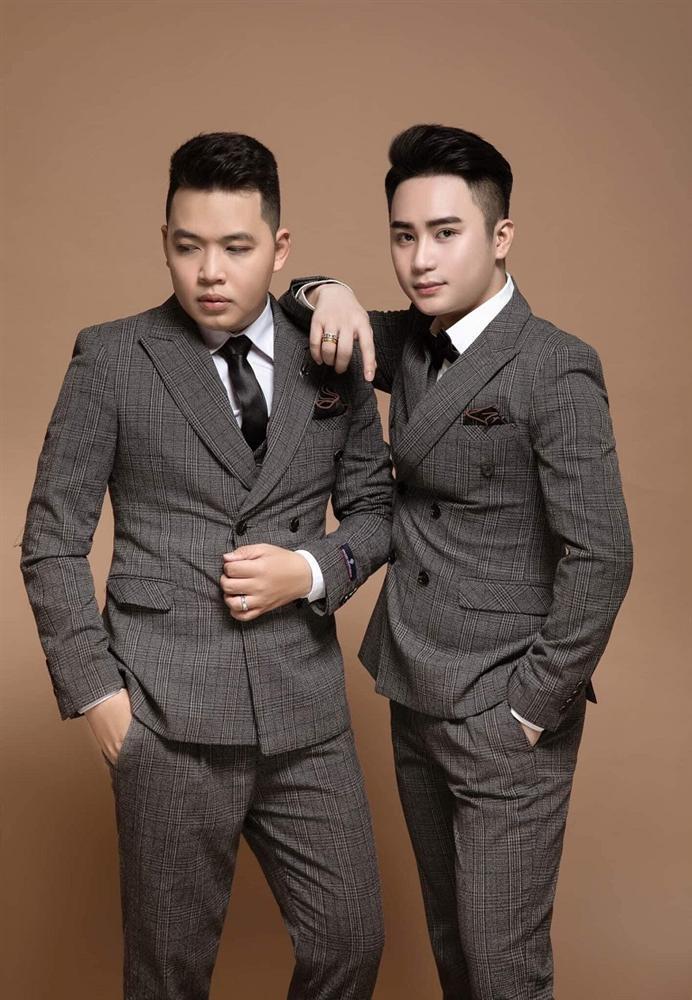 Cặp đồng tính nam ở Tây Ninh tổ chức đám cưới, ngoại hình đẹp như soái ca gây xôn xao-2