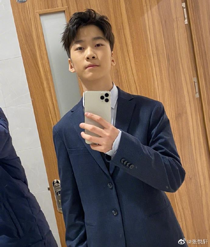 Sao nhí Bố ơi mình đi đâu thế trổ mã kinh ngạc, không còn là bản sao Kim Soo Hyun-2