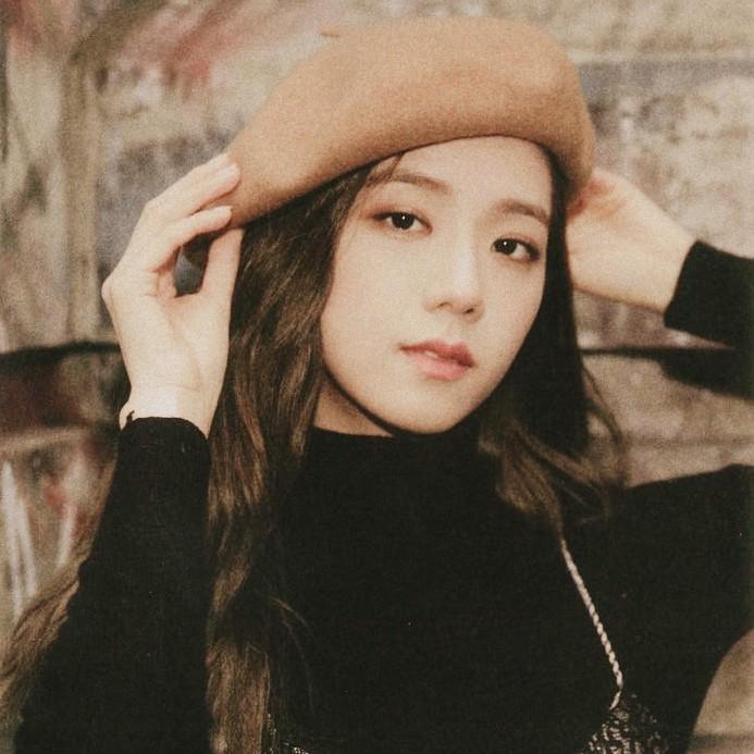 Mũ beret - phụ kiện sống ảo không thể thiếu của BLACKPINK Jisoo-10