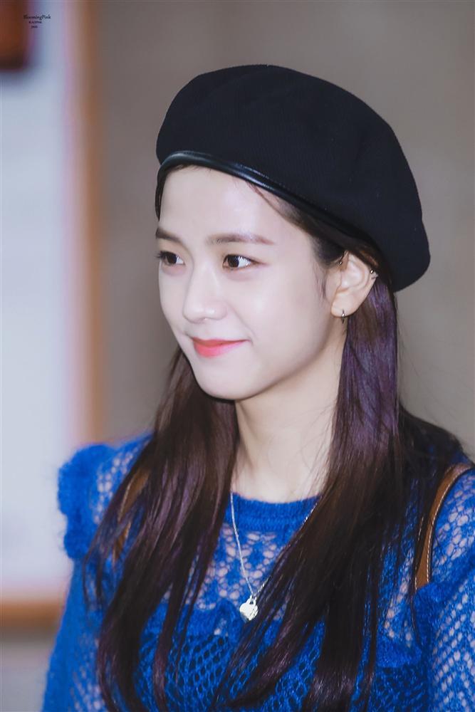 Mũ beret - phụ kiện sống ảo không thể thiếu của BLACKPINK Jisoo-13