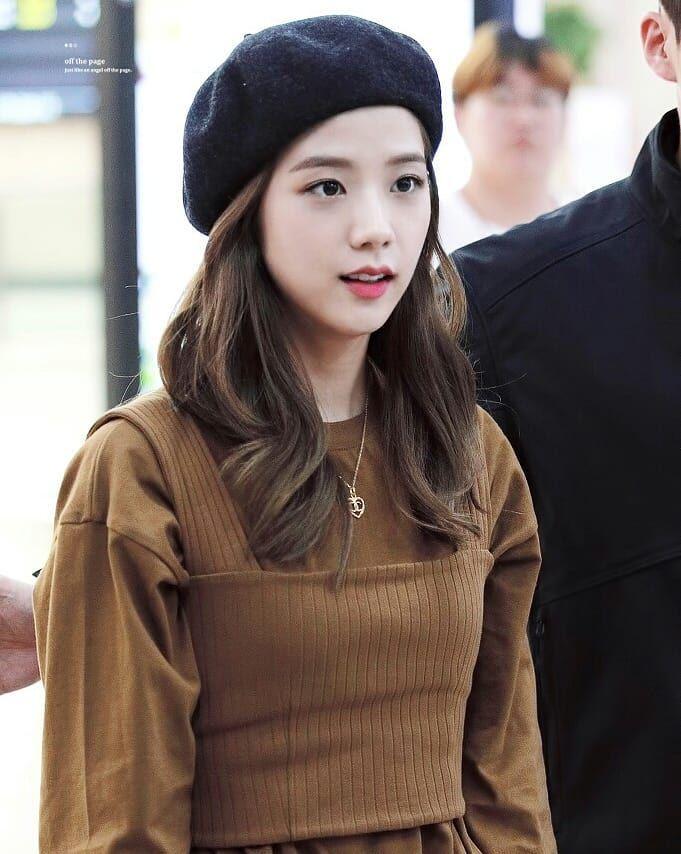 Mũ beret - phụ kiện sống ảo không thể thiếu của BLACKPINK Jisoo-16