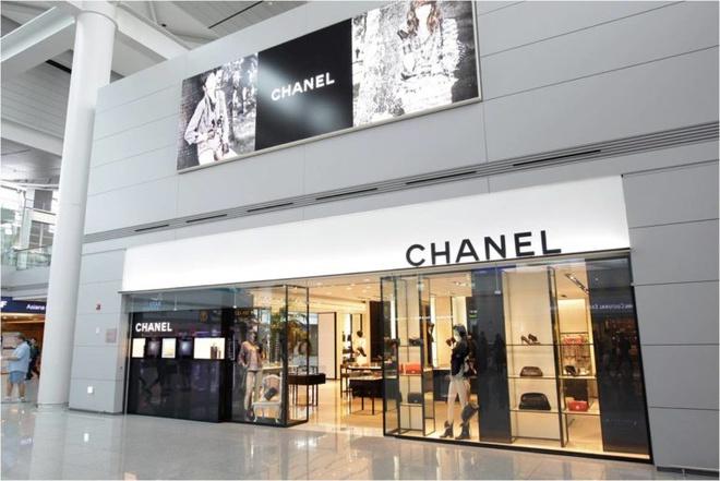 Singapore Chanel Boutique at Marina Bay Sands Resort Shopping Center  Editorial Photography  Image of brand economy 30058477
