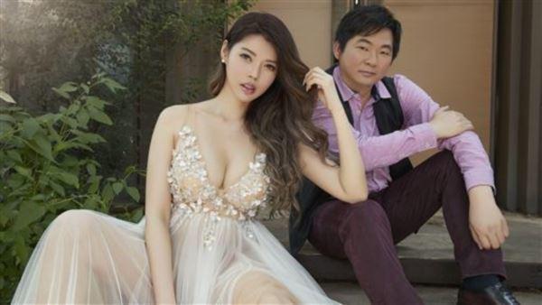 Tỷ phú xấu xí 10 lần cầu hôn 8X ngực như quả bóng, bị mỉa mai không nên sinh con-1