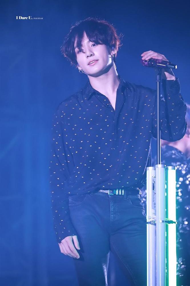 6 điều mới mẻ về em út vàng Jungkook được fan tổng kết trong năm 2020-1