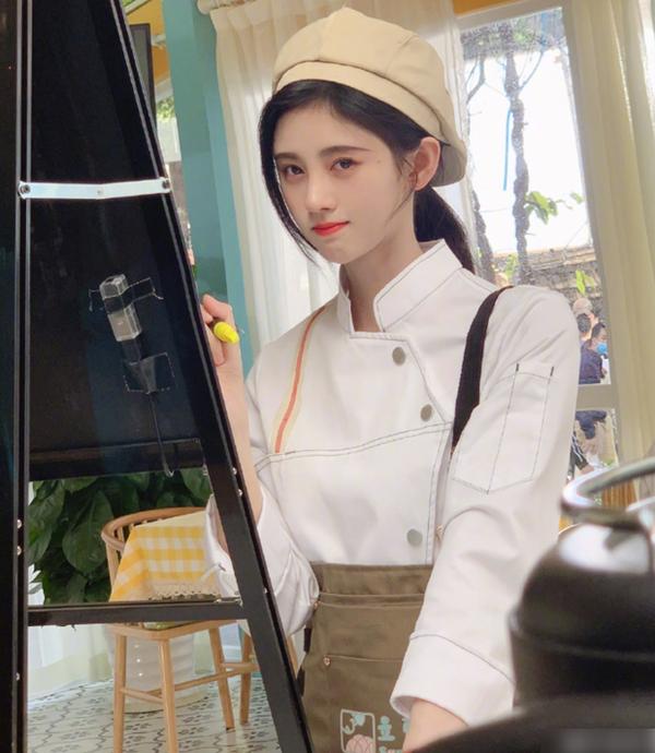 Ơn giời, cuối cùng thánh lố Cúc Tịnh Y cũng chịu makeup nhẹ nhàng đi đóng phim rồi!-1