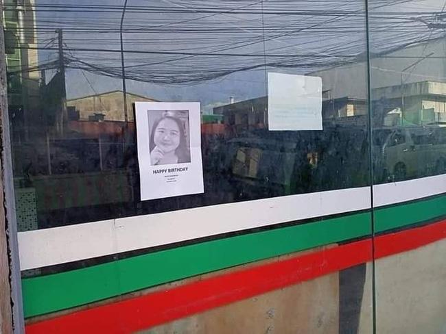 Mừng sinh nhật mùa Covid, nhóm bạn thân in hình nhân vật chính như tờ rơi tìm trẻ lạc-4