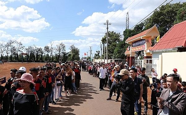 2 hoa hậu được chào đón ở quê nhà như idol K-pop-3