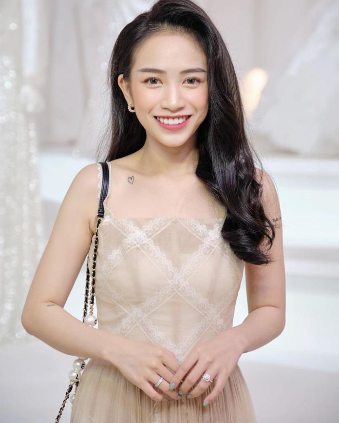 Con gái Minh Nhựa lộ ảnh xuề xòa khi ở nhà, nhìn khác xa hình sống ảo trên MXH-4