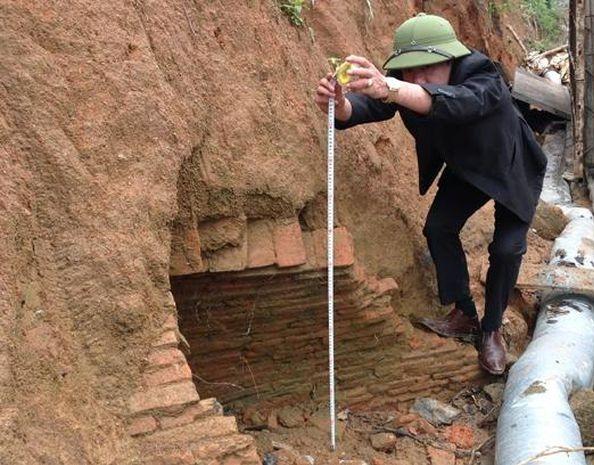 Đào đất làm mương, công nhân Hà Tĩnh phát hiện ngôi mộ cổ 2.000 năm kỳ bí-3