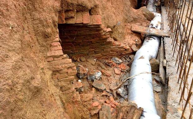 Đào đất làm mương, công nhân Hà Tĩnh phát hiện ngôi mộ cổ 2.000 năm kỳ bí-4