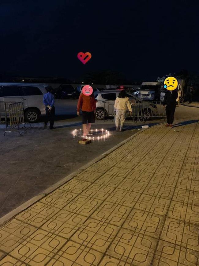 Tỏ tình xong xuôi, xem ảnh được chụp, thanh niên nổi đóa choảng luôn bạn gái-3