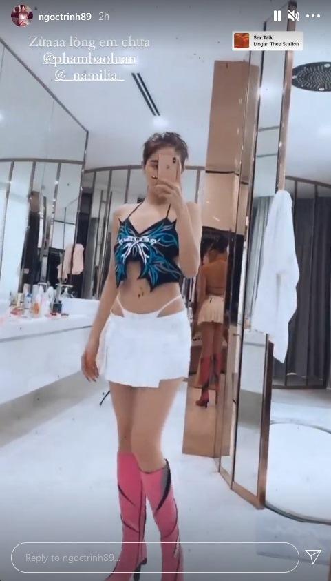 Ngọc Trinh gây choáng khi tậu thêm boots có hình bộ phận sinh dục nam-4