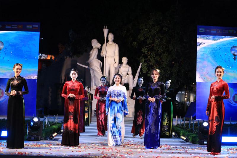 NTK Vũ Thảo Giang đem vẻ đẹp di sản Việt lên áo dài-2