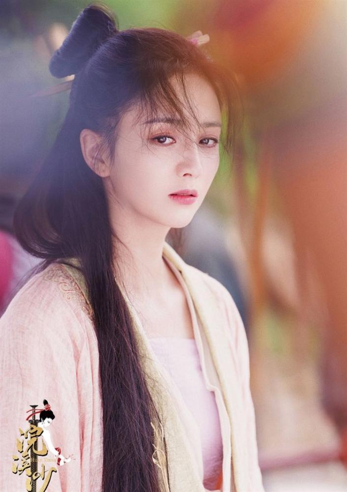 Đồng Lệ Á hóa thân thành Tây Thi, netizen ca tụng: Không hổ danh đệ nhất mỹ nữ Tân Cương-1