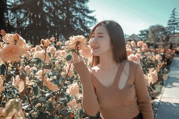 Hương Tràm tích cực khi sống ở Mỹ: "Nhìn thấy mọi người của tôi hạnh phúc, tôi hạnh phúc".