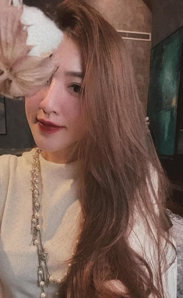 Á hậu Tú Anh nói về bản thân: "Em không xinh đẹp mặn mà. Nhưng mà được cái thật thà đáng yêu".