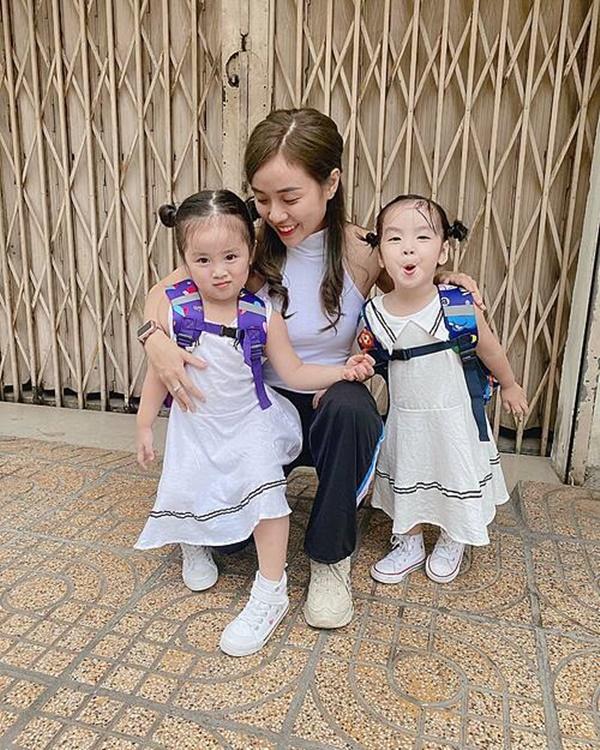 Bảo Ngoc - vợ cũ Hoài Lâm - chụp ảnh cùng  2 con, nêu quan điểm sống: "Chăm con, kiếm tiền và làm những gì mình thích".