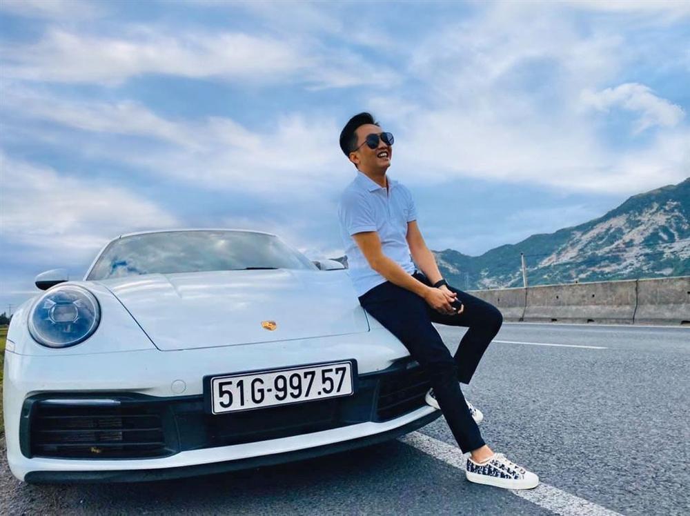 Từ ngày lấy được vợ đẹp, Cường Đô La lên đời phong cách, ăn mặc chất lừ như thanh niên chưa vợ-4