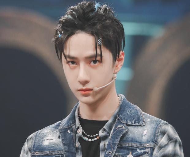 Vương Nhất Bác bị nghi lợi dụng Trần Tình Lệnh để đua top bình chọn diễn viên nam ở báo Trung-1