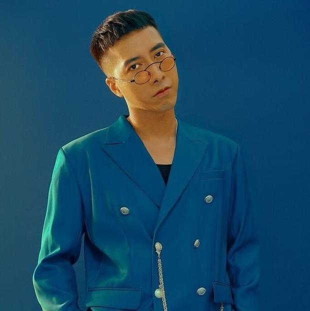 Giữa lúc các nghệ sĩ quan ngại dịch bệnh, Ngô Kiến Huy bất ngờ tuyên bố 4 tháng tung 4 MV-6