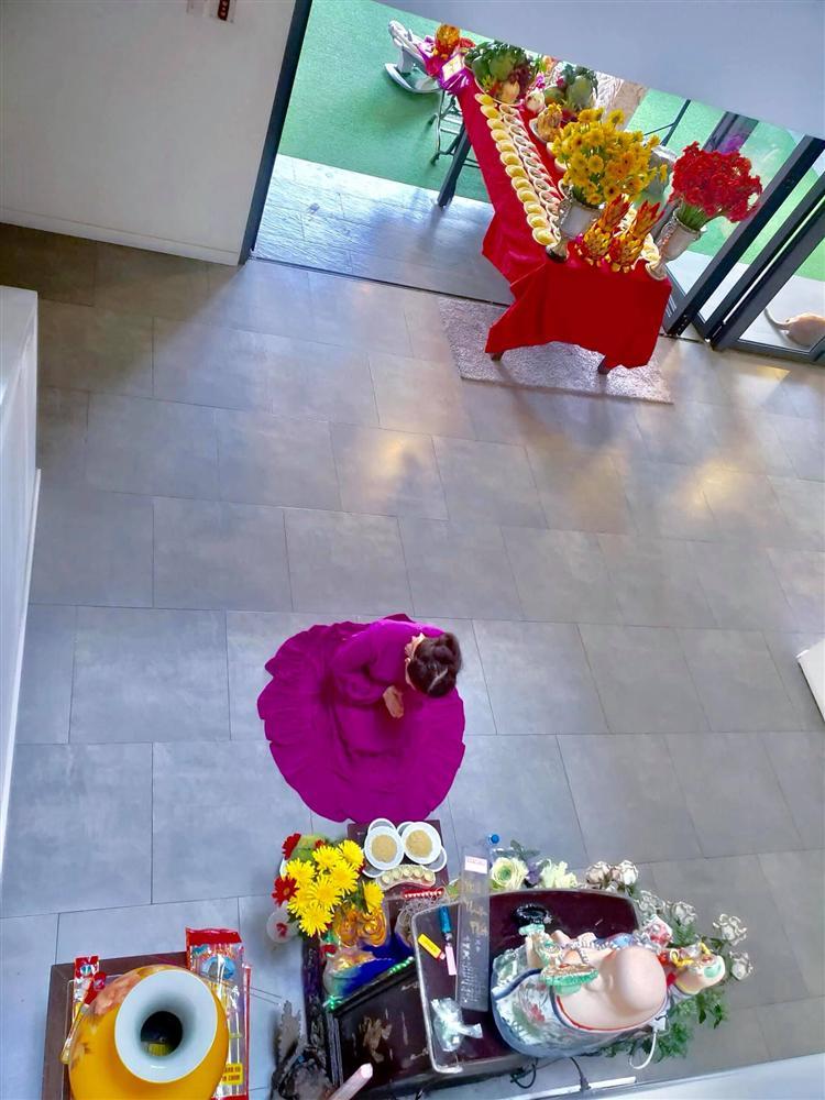 Mẹ Hồ Ngọc Hà hé lộ lễ cúng đầy tháng 2 cháu ngoại-2