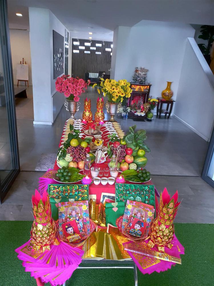 Mẹ Hồ Ngọc Hà hé lộ lễ cúng đầy tháng 2 cháu ngoại-3