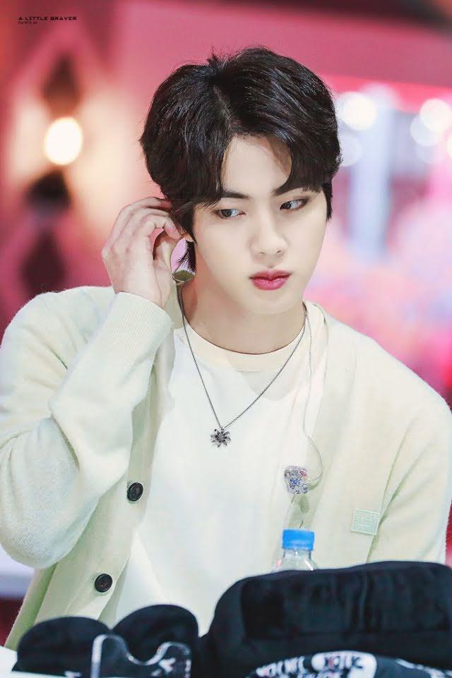 Tại sao Jin BTS khủng hoảng tột độ sau khi chạm nóc Billboard Hot 100?-2