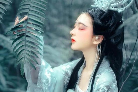 Chuyện 12 cung Hoàng đạo: Bảo Bình rất ghét người khác xen vào thế giới riêng, sẵn sàng vứt bỏ tình yêu