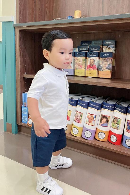 Con trai giống Phạm Hương ở sự tự lập-2