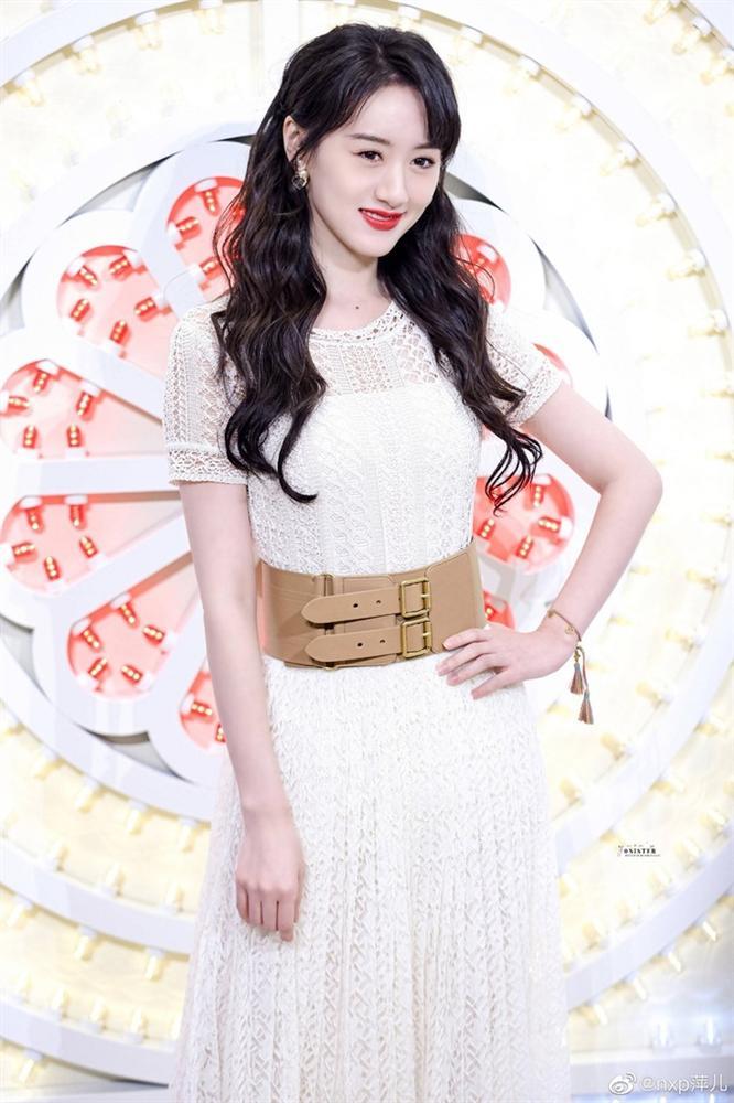 Viên Băng Nghiên bị chê không lượng sức khi đọ nhan sắc cùng Angelababy-5