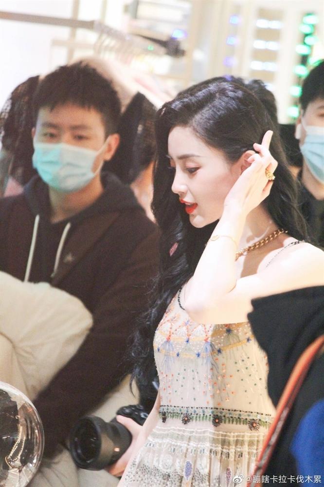 Viên Băng Nghiên bị chê không lượng sức khi đọ nhan sắc cùng Angelababy-7