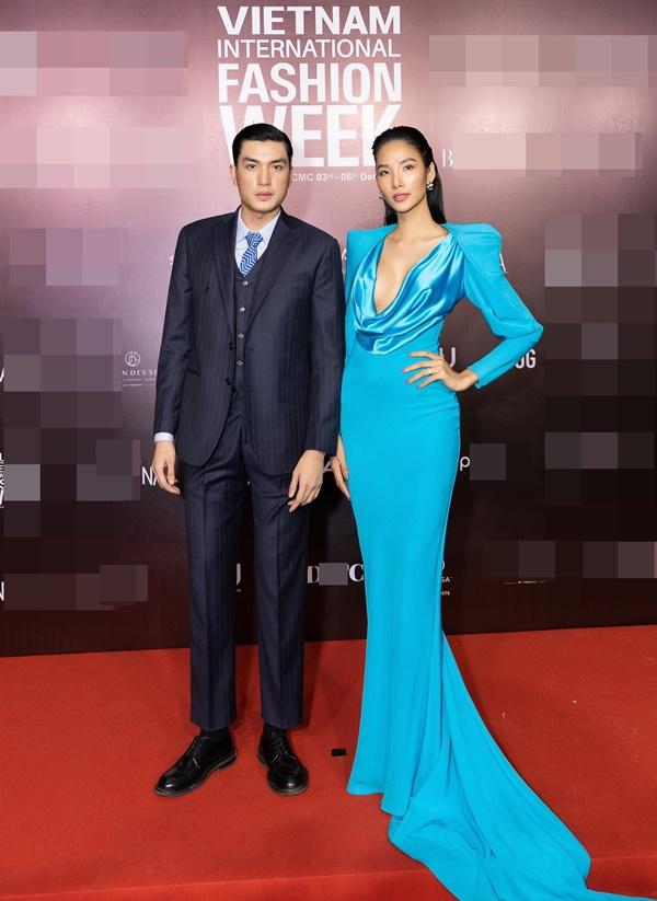 Thảm đỏ Fashion Week: Người dùng khẩu trang trong suốt - Nàng mặt lạnh mãi một biểu cảm-6