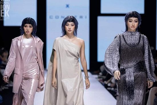 Lương Thùy Linh - Trần Tiểu Vy - Đỗ Thị Hà gây tranh cãi với màn catwalk thảm họa