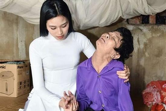 Bị Trang Trần chê điệu khi đi từ thiện, Đỗ Thị Hà nói gì?