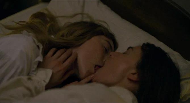 Cảnh sex đồng giới ngượng chín mặt của Saoirse Ronan và Kate Winslet-1