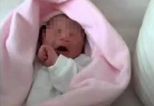 Rợn người mẹ ruột máu lạnh ném con trai mới sinh xuống đất, dùng chân dẫm đến chết-1