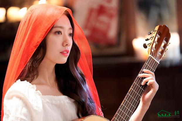 Vì sao Park Shin Hye chưa từng thất thế sau 17 năm?-4