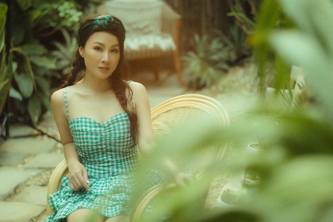 Nhan sắc bà xã của tam ca nhạc đỏ-4