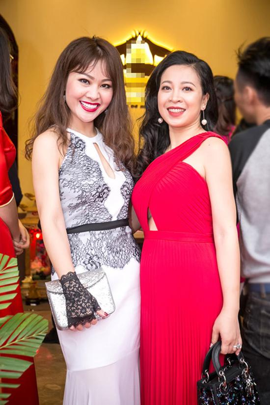 Nhan sắc bà xã của tam ca nhạc đỏ-11