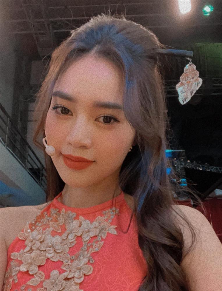 Ninh Dương Lan Ngọc lộ ảnh chụp lén xấu xí nhận không ra-12