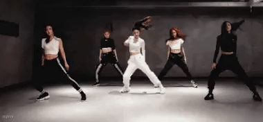 Kinh hãi động tác nhảy nguy hiểm bậc nhất trong các vũ đạo của Idols Kpop-2